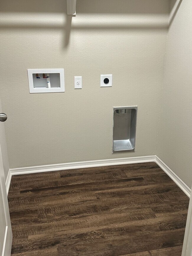 Building Photo - Bryan - 3 bedroom - 2 bath - 2 car garage - fenced in back yard - Brand New House - very new to B...