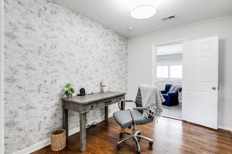 Building Photo - 1205 Blue Jay Ln