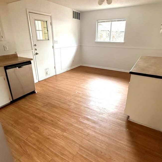 Building Photo - 2715 St Edwards Cir