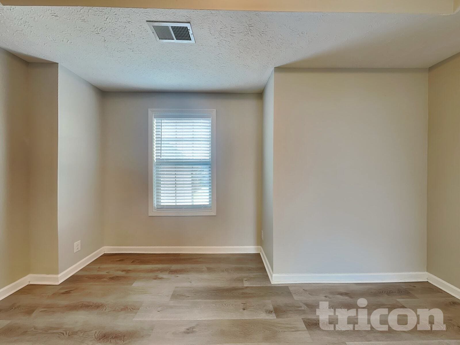 Building Photo - 1304 Golden Eagle Way