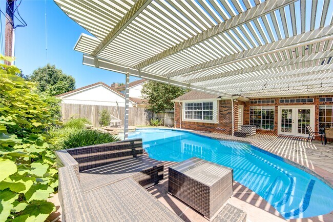 Building Photo - 3622 Springhill Ln