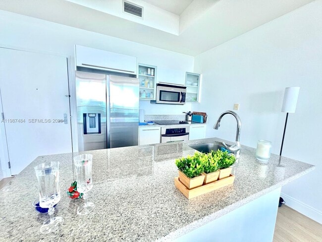 Building Photo - 888 Biscayne Blvd