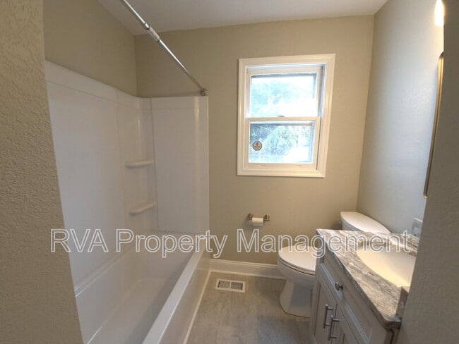 Building Photo - 3303 Utah Pl