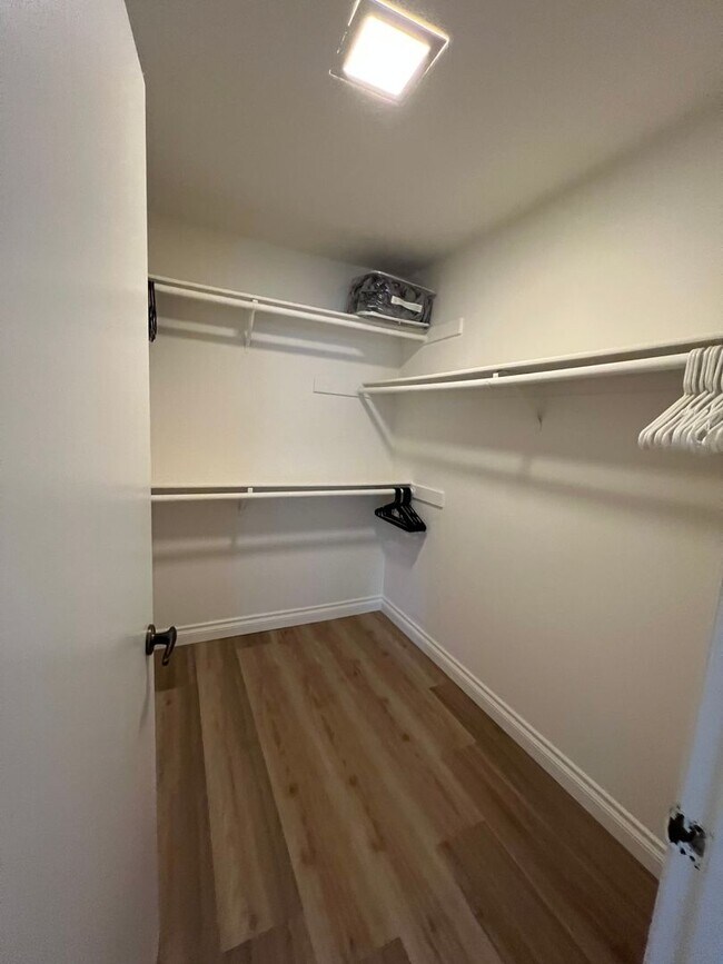 Building Photo - Two bedroom condo on the beach