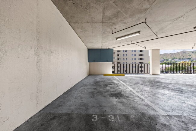 Building Photo - 1212 Nuuanu Ave