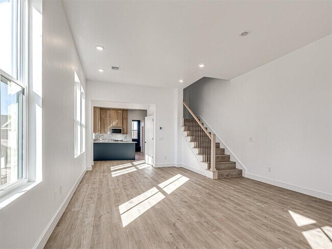 Building Photo - 29615 E Rdg Rd