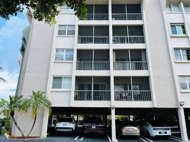 Building Photo - 505 Spencer Dr