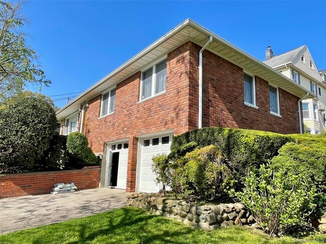 Building Photo - 39-05 Douglaston Pkwy