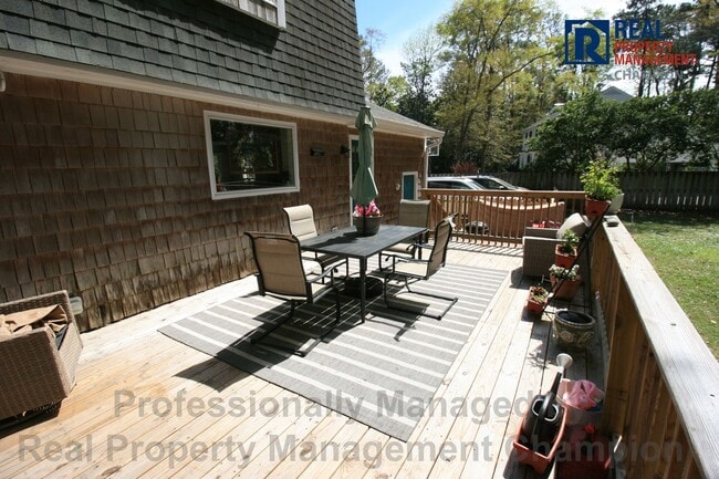 Building Photo - Spacious 5BR/3BA Home on Quiet Cul-de-Sac | Hardwoods, Fireplace & Park-Like Yard