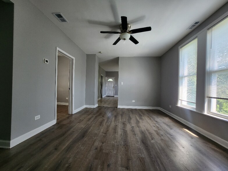 Primary Photo - 7308 S Kenwood Ave