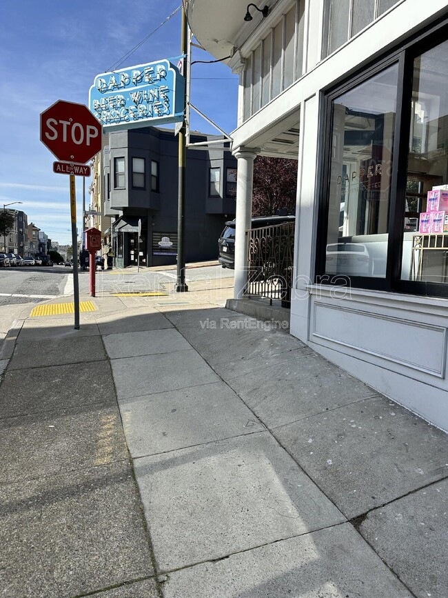 Building Photo - 1604 Jones St