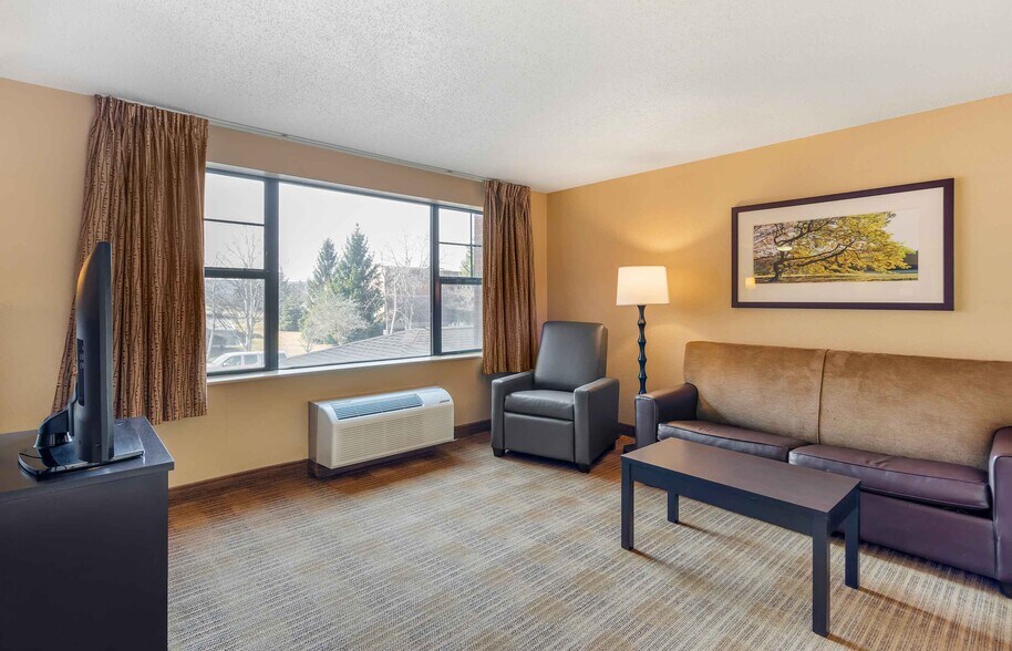 Building Photo - Furnished Studio-Chicago - Vernon Hills - ...
