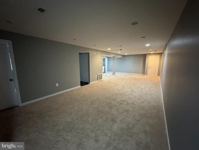 Building Photo - 2327 Woodberry Dr