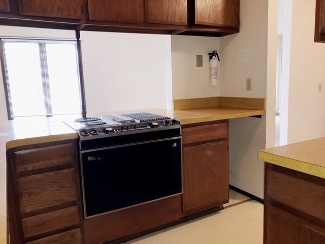 Building Photo - COMING SOON Creekside Views! 1 Bedroom Wes...