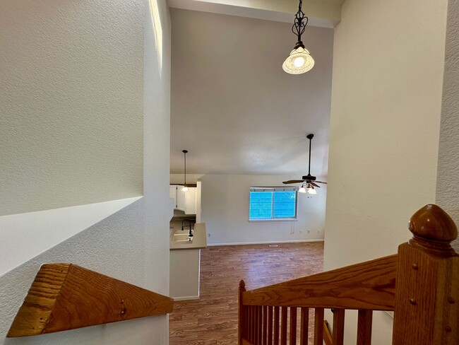 Building Photo - Cheery 3 bedroom 2 Bath Home! Available to...