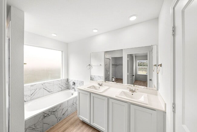 Building Photo - Ready NOW! Greenbelt Wooded Views