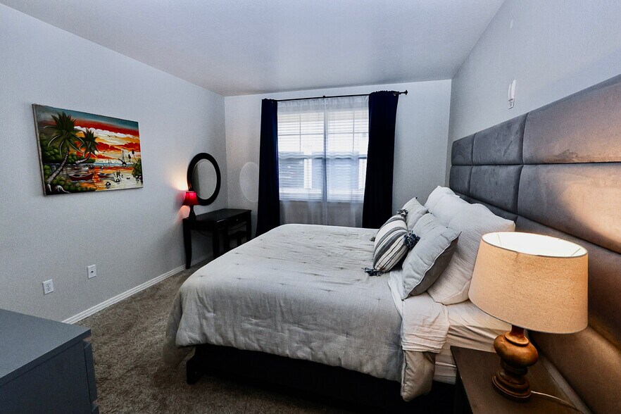 Building Photo - 9369 Amison Cir