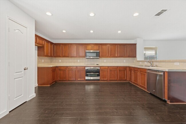 Building Photo - 5311 Freestone Dr