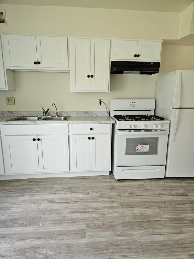 Building Photo - 405 NW 84th St