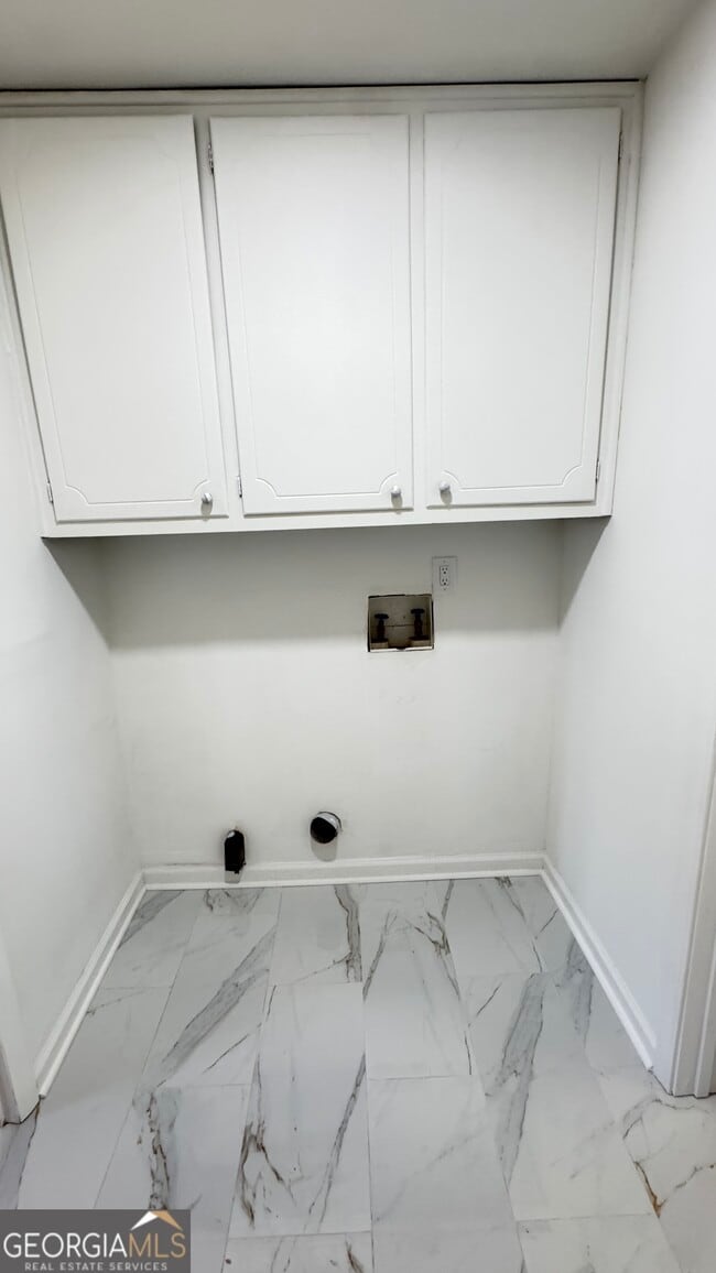 Building Photo - 723 Sheffield Rd