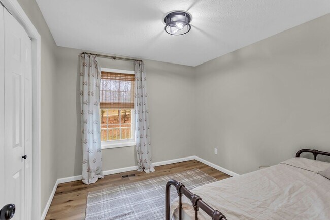 Building Photo - 2475 Rock Springs Cemetery Rd