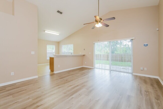 Building Photo - 2155 Colonial Woods Blvd
