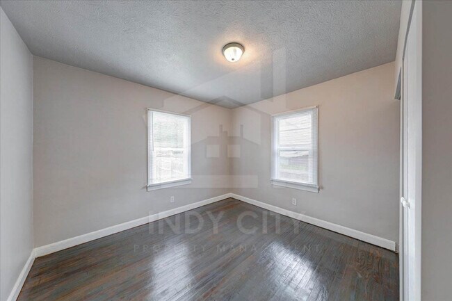 Building Photo - 4430 Crittenden Ave