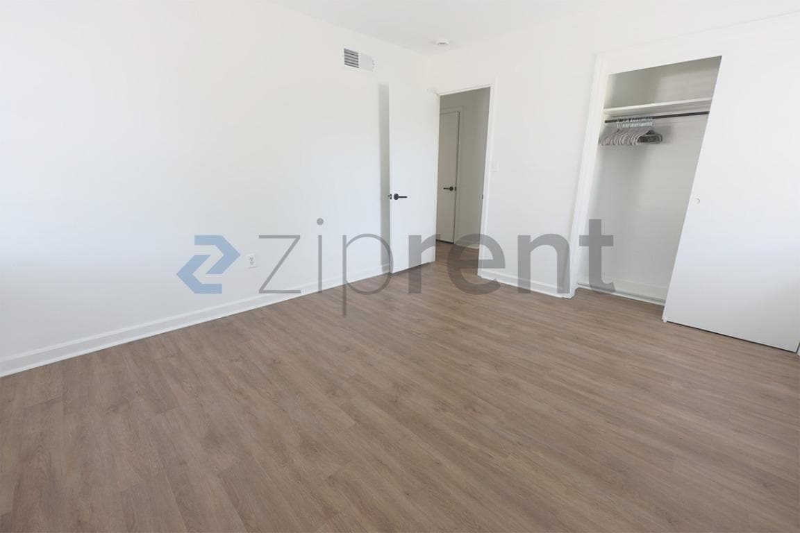 Building Photo - Unit 1