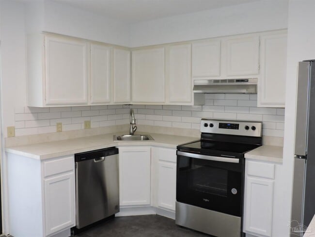 Building Photo - 2811 Langley Ave