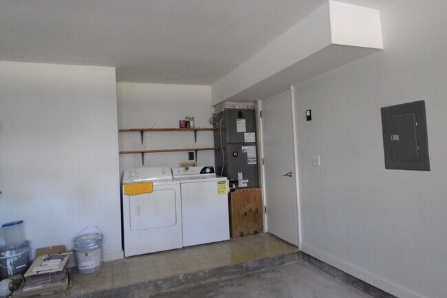 Building Photo - 3 Bedroom Townhouse in Gleneagles Community of Bluewater Bay!