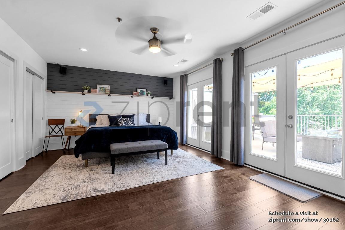 Building Photo - 303 Canton Wy