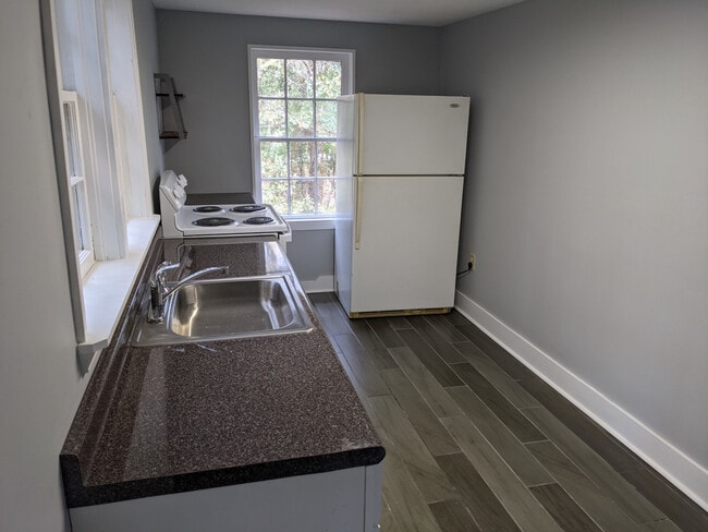 Building Photo - South 16th and a Half