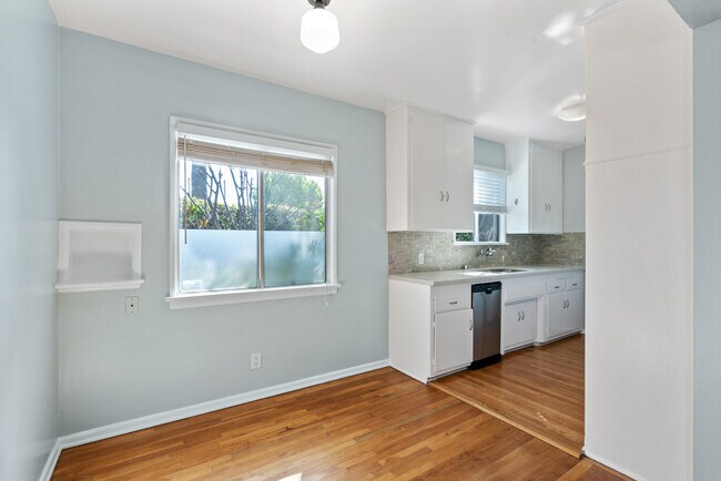 Building Photo - 4820 Inglewood Blvd
