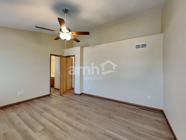 Building Photo - 7793 Waggoner Chase Blvd