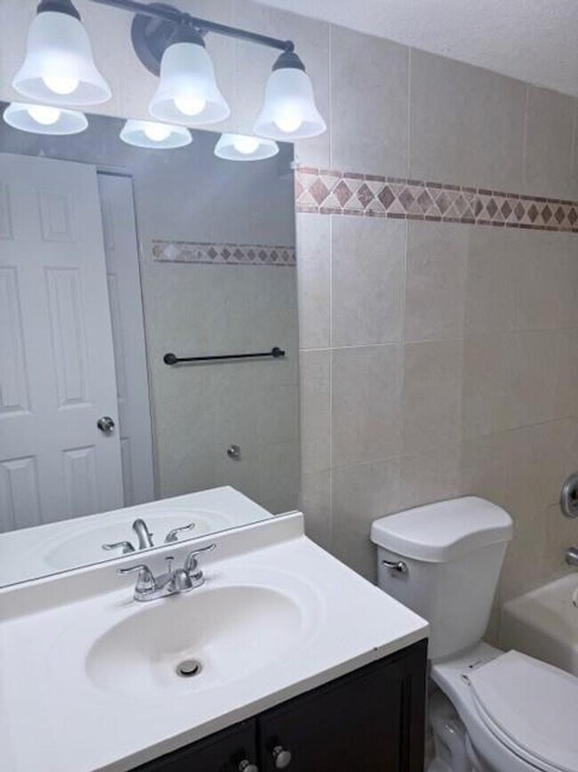 Building Photo - 212 NW 46th Ct