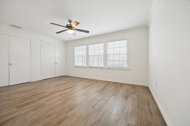 Building Photo - 4025 Essex Ln