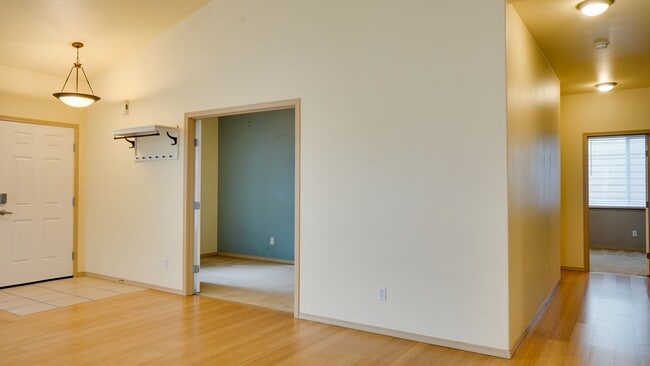 Building Photo - Crofton Hills Rambler