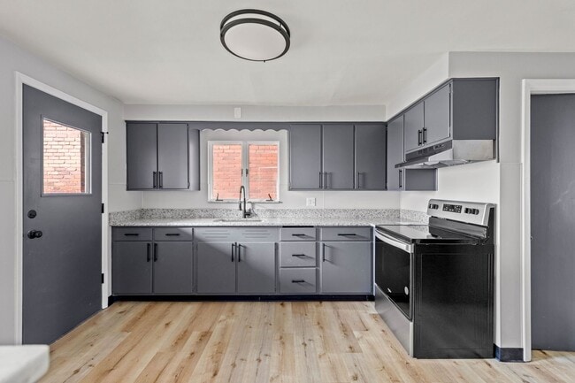 Building Photo - Stunning 3 bedroom home in Turtle Creek av...