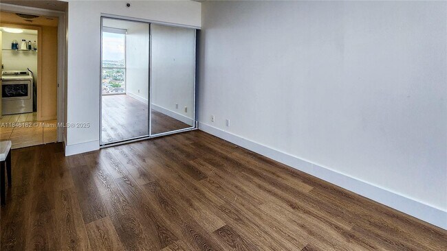 Building Photo - 3598 Yacht Club Dr