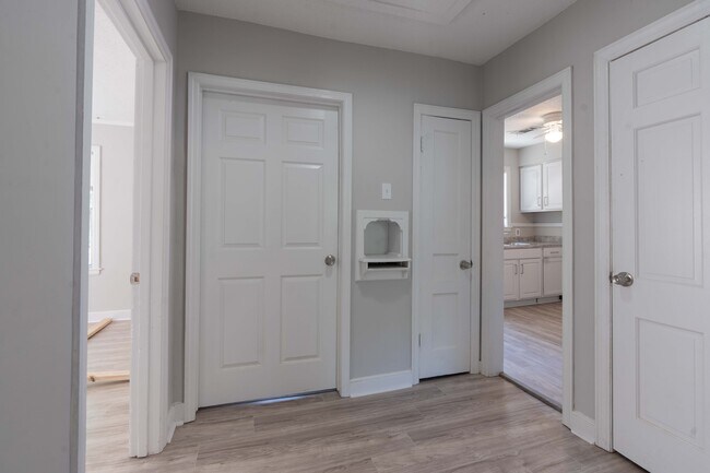 Building Photo - 1009 McEvers Rd