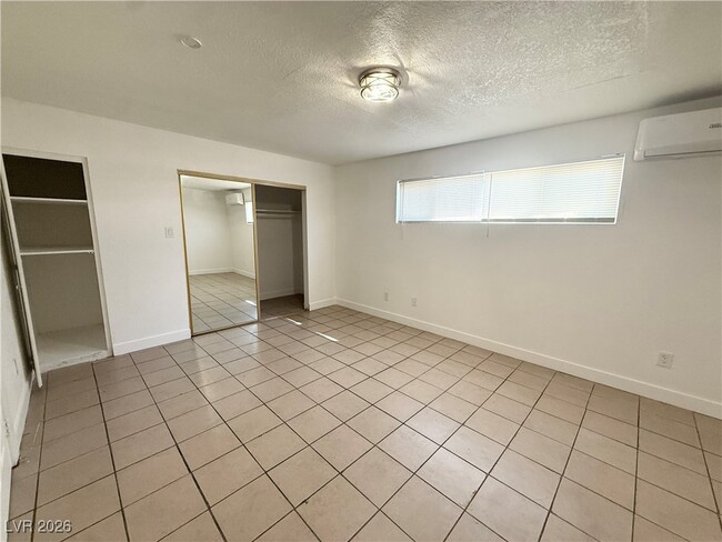 Building Photo - 2030 Sunrise Ave