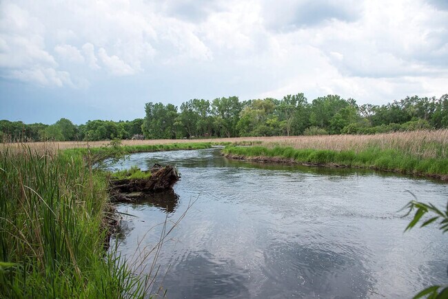 Primary Photo - Overlook on the Creek
