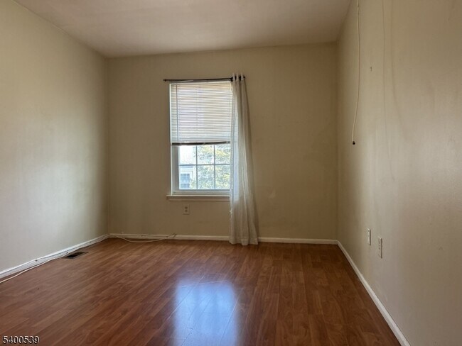 Building Photo - 40 Whitby Cir