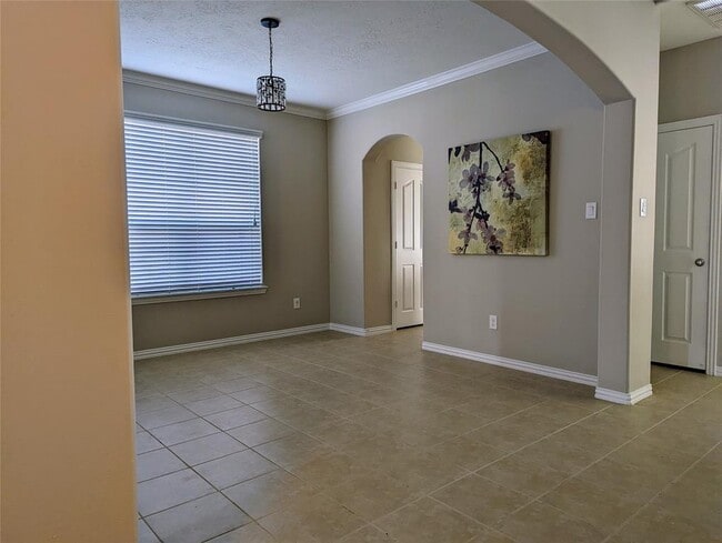 Building Photo - 10718 Wall Fern Way