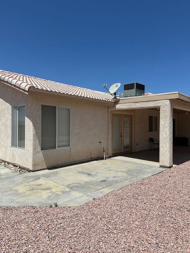 Building Photo - Long Term unfurnished - Pets allowed - Ple...