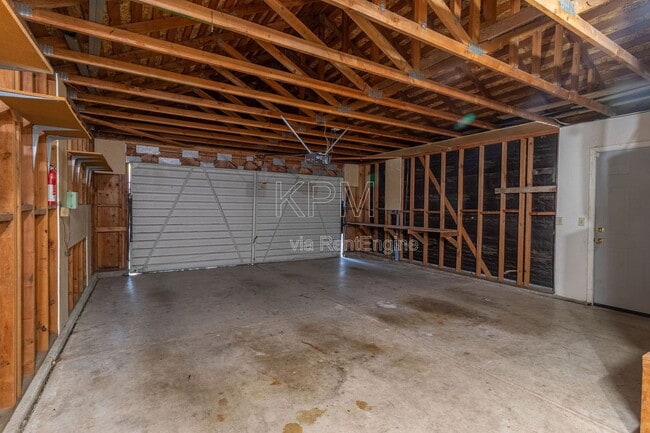 Building Photo - 8941 Blue Fox Way