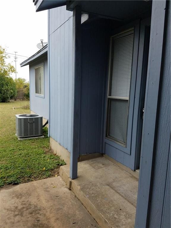 Building Photo - 1304 Pitcairn Dr