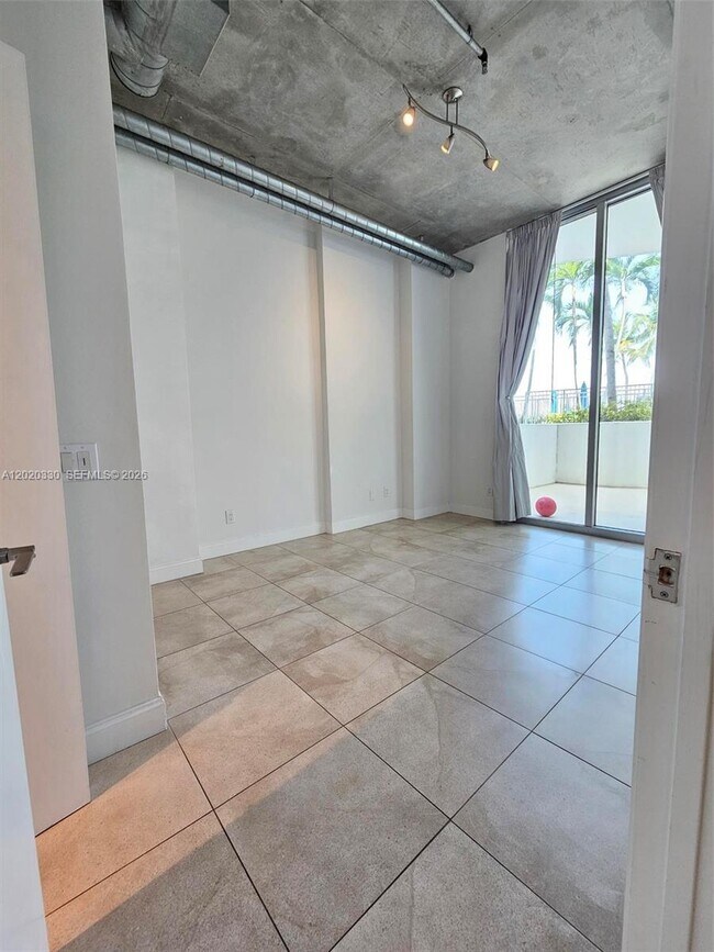 Building Photo - 3029 NE 188th St