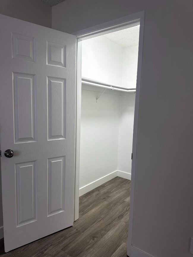 Building Photo - 596 Drive 596 Dr