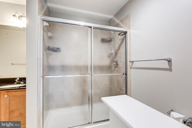 Building Photo - 6515 Dundee Dr